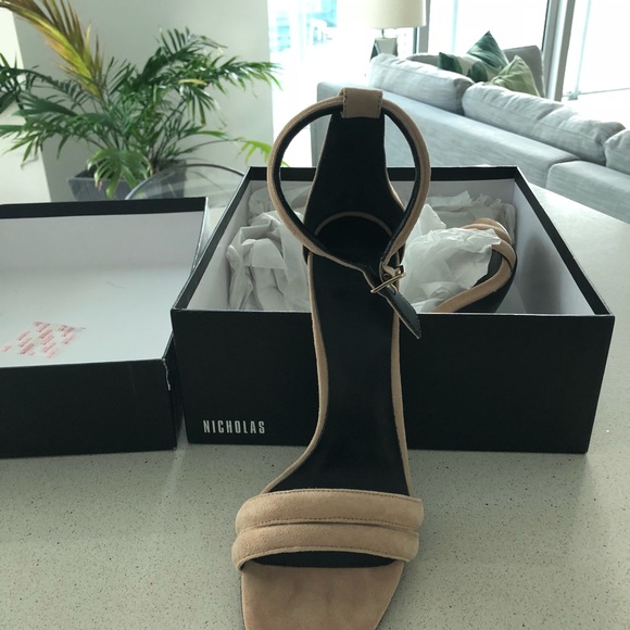 Nicholas Joclyn Pump in Seashell Suede - Picture 4 of 5